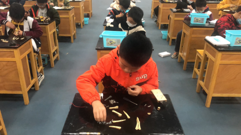 尉犁县举办“智驱海空天逐梦新征程”青少年航海航空航天模型比赛